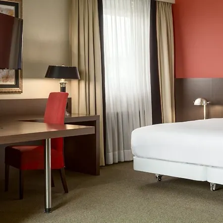 Hotel Nh 4*